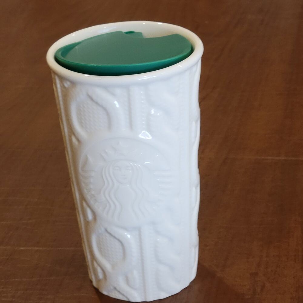 2016 Starbucks Cable Knit Sweater Pattern 10 Oz Travel Mug & Lid.